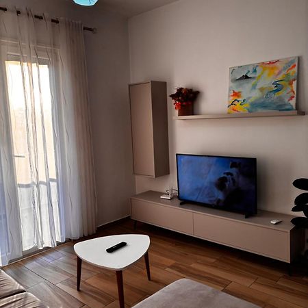 Jon'S Apartment Tirana Eksteriør billede